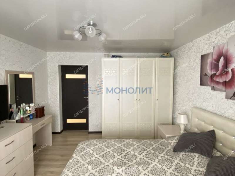 четырёхкомнатная квартира на улице Петрищева дом 10 город Дзержинск