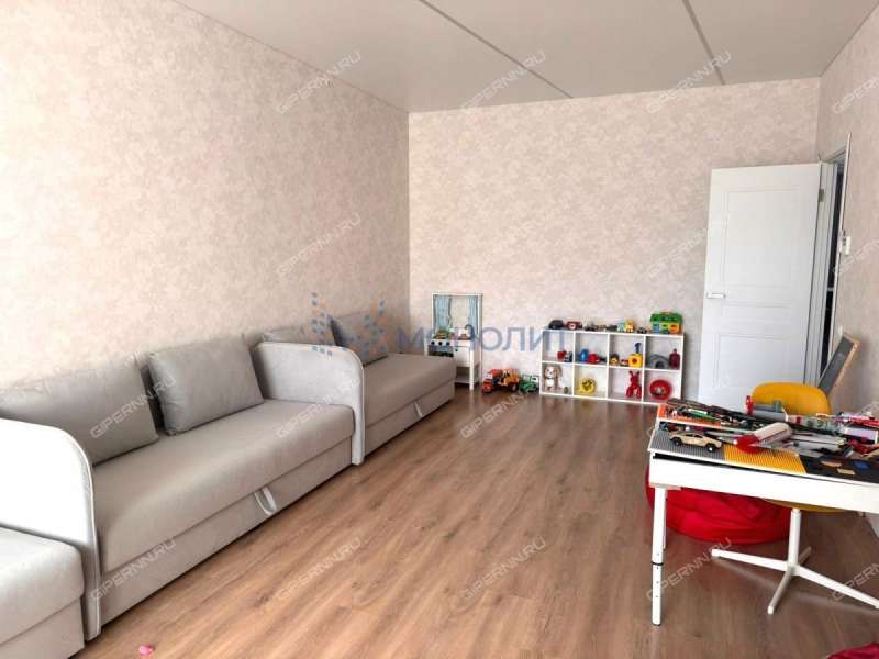 трёхкомнатная квартира на улице Коминтерна дом 127