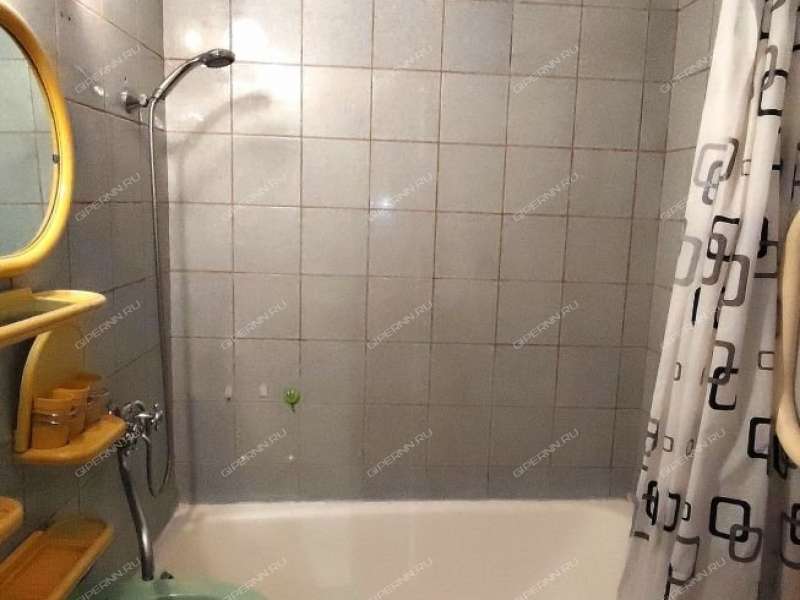 трёхкомнатная квартира на проспекте Бусыгина дом 45а