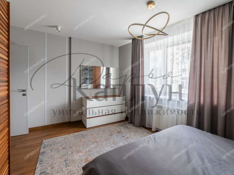 четырёхкомнатная квартира на улице Октябрьской Революции дом 45