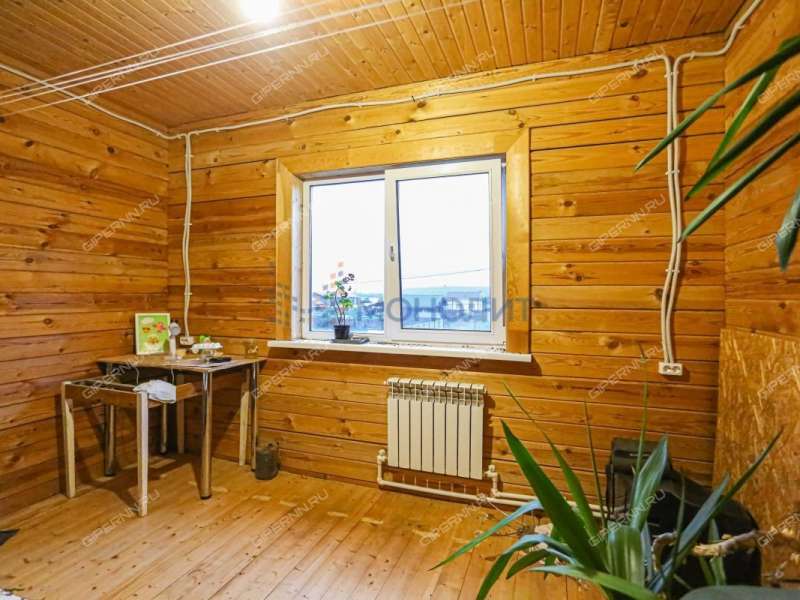дом на улице Береговая село Безводное