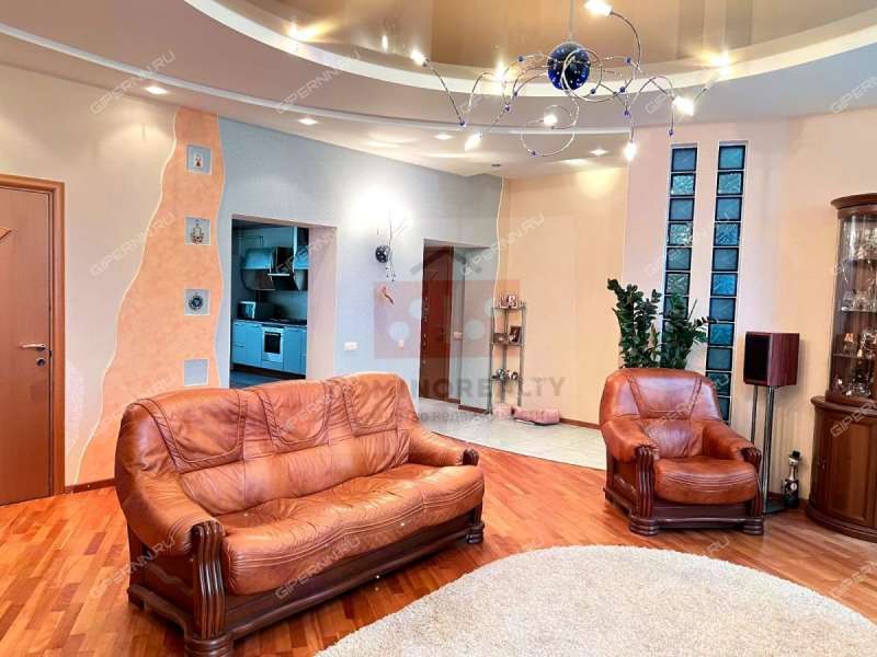 трёхкомнатная квартира на Большой Покровской улице дом 20б