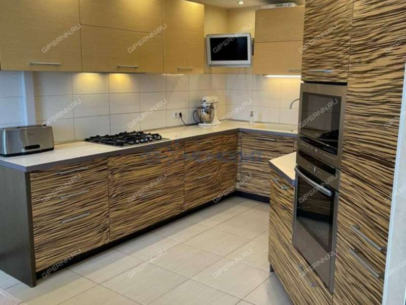 четырёхкомнатная квартира на улице Родионова дом 197 к1