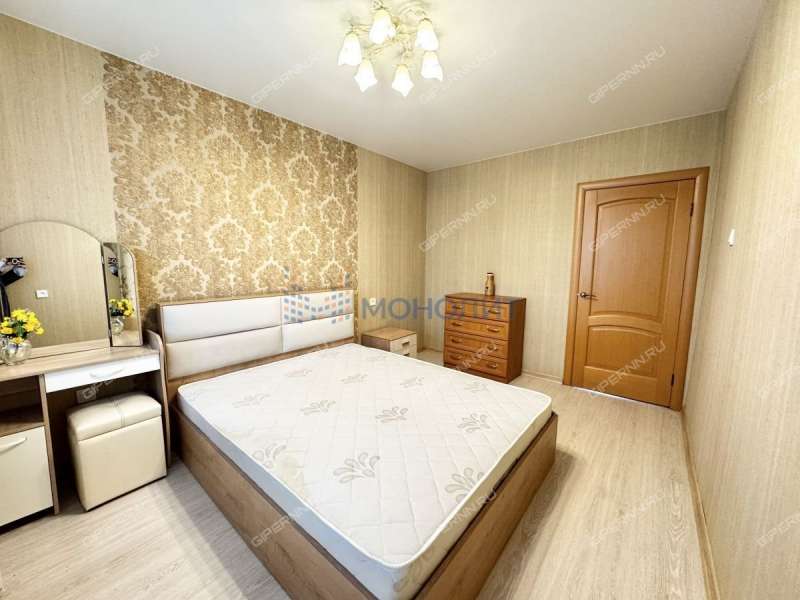 четырёхкомнатная квартира на Керченской улице дом 22