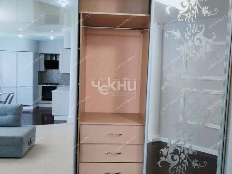 двухкомнатная квартира на Эльтонской улице дом 21А