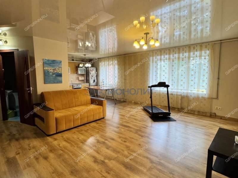 трёхкомнатная квартира на улице Героев Космоса дом 4