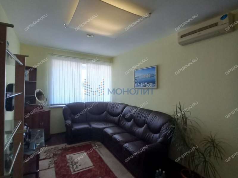 здание под офис, недвижимость под образовательные учреждения на Деловой улице