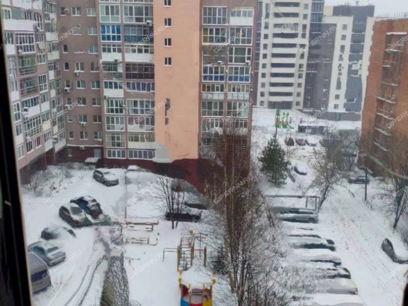 трёхкомнатная квартира на улице Александра Хохлова дом 1