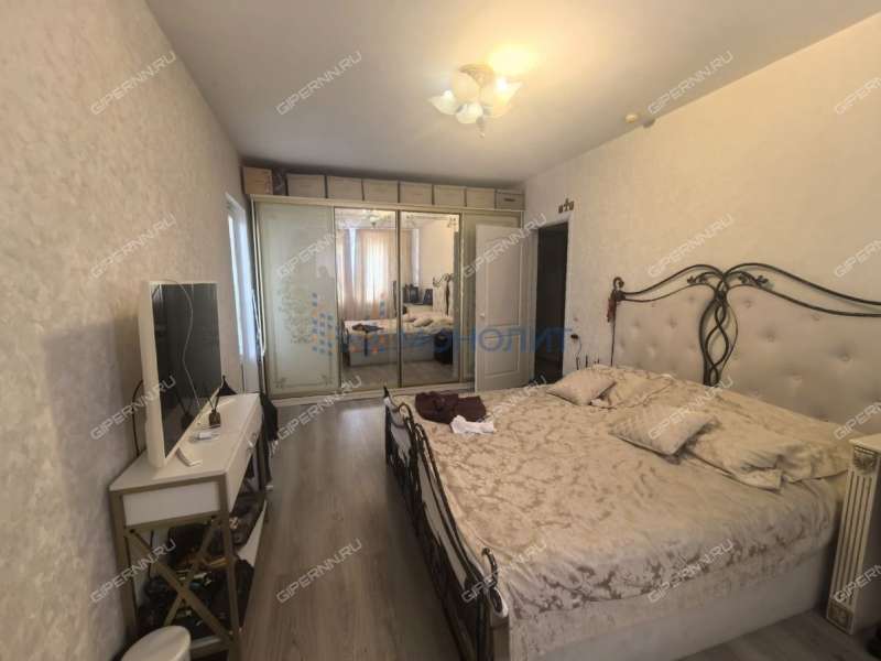 трёхкомнатная квартира на улице Родионова дом 165 к2
