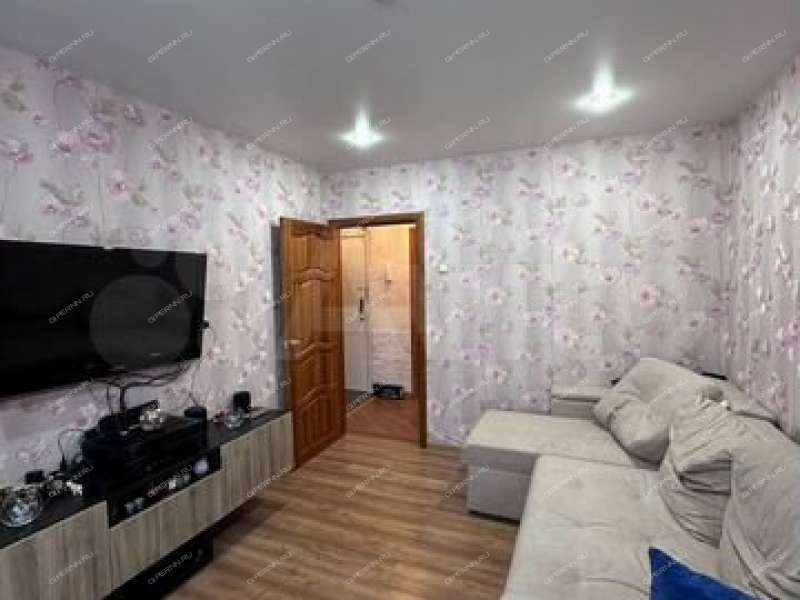 четырёхкомнатная квартира на улице Строкина дом 19