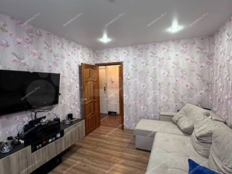 4-komnatnaya-ul-strokina-d-19 фото