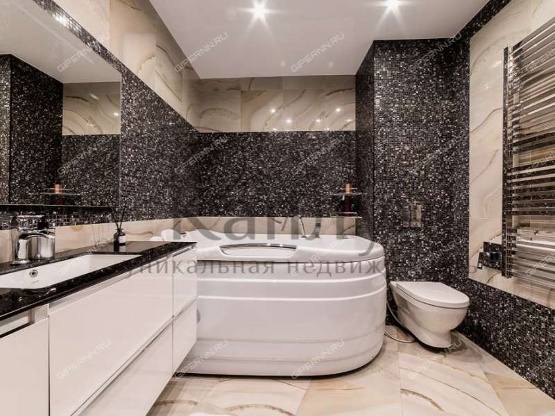 трёхкомнатная квартира на улице Родионова дом 192, к3