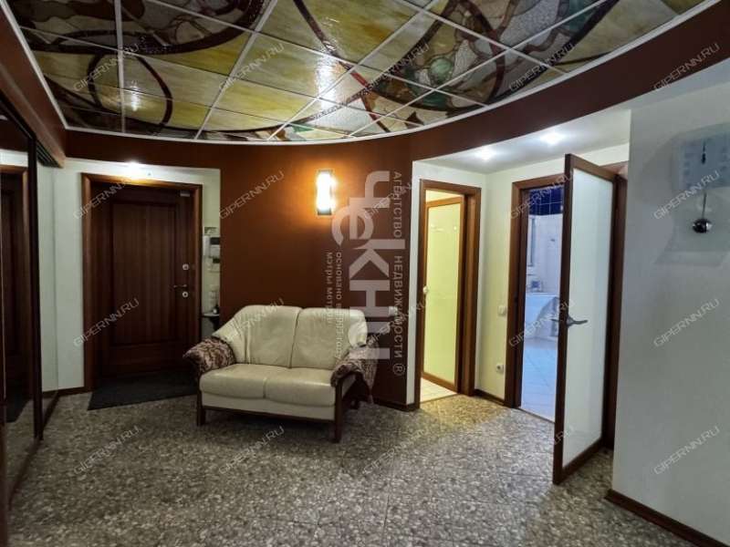 трёхкомнатная квартира на Лукерьинской улице дом 5 город Кстово