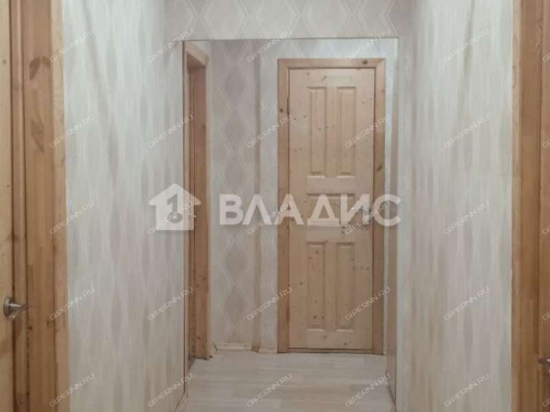 четырёхкомнатная квартира на улице Строкина дом 16Б