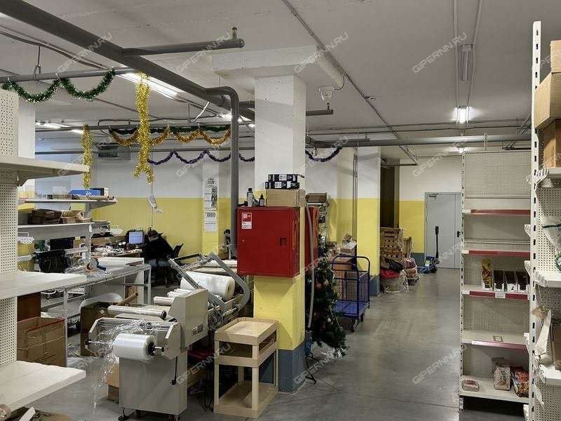 помещение под торговую площадь на Салганской улице