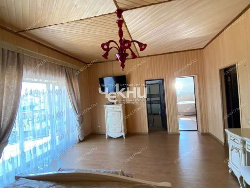 дом на Калухина село Великий Враг