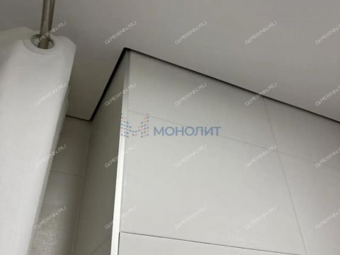 4-komnatnaya-ul-romantikov-d-15 фото