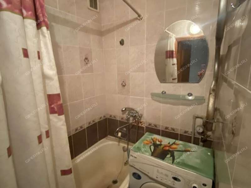 трёхкомнатная квартира на проспекте Бусыгина дом 18