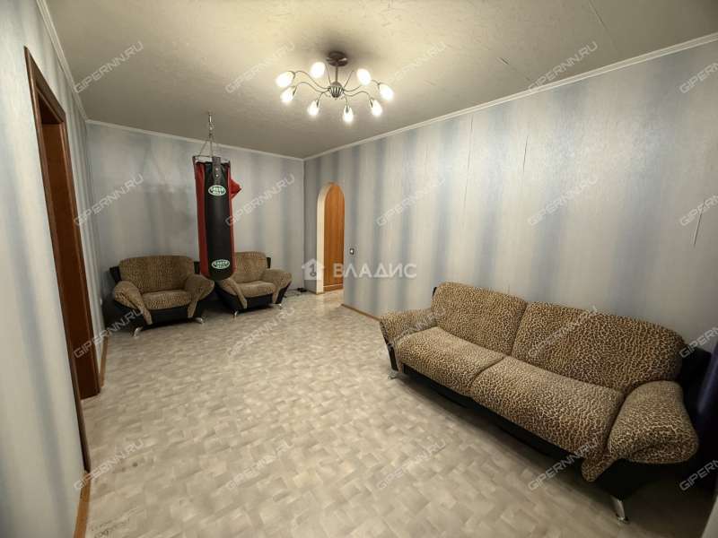 трёхкомнатная квартира на улице Ефремова дом 17