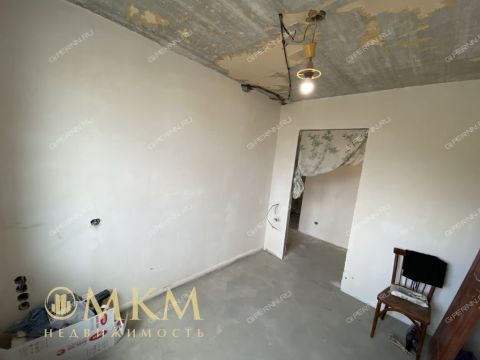 4-komnatnaya-ul-yuliusa-fuchika-d-37 фото