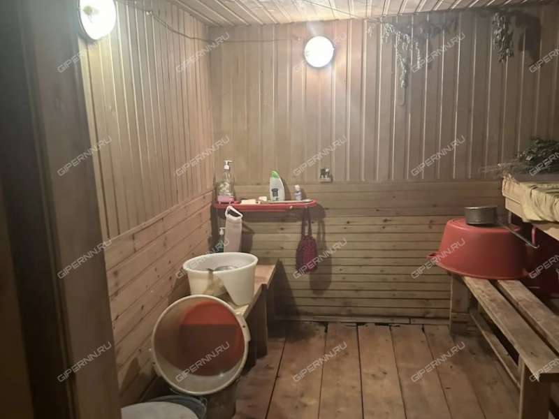 дом на Центральной улице село Лакша