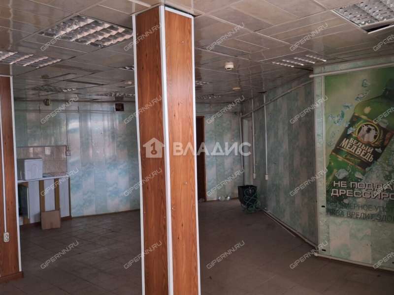 здание под торговую площадь на Гужевой улице