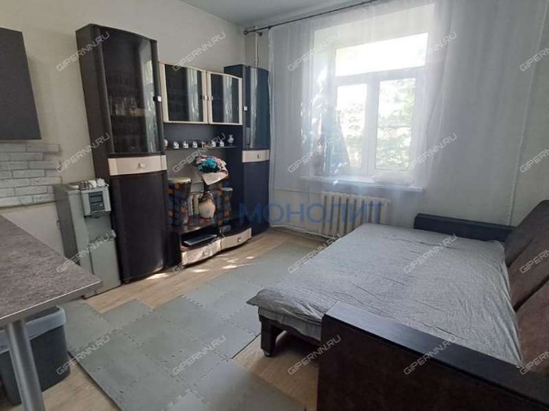 комната в доме 43 на Народной улице