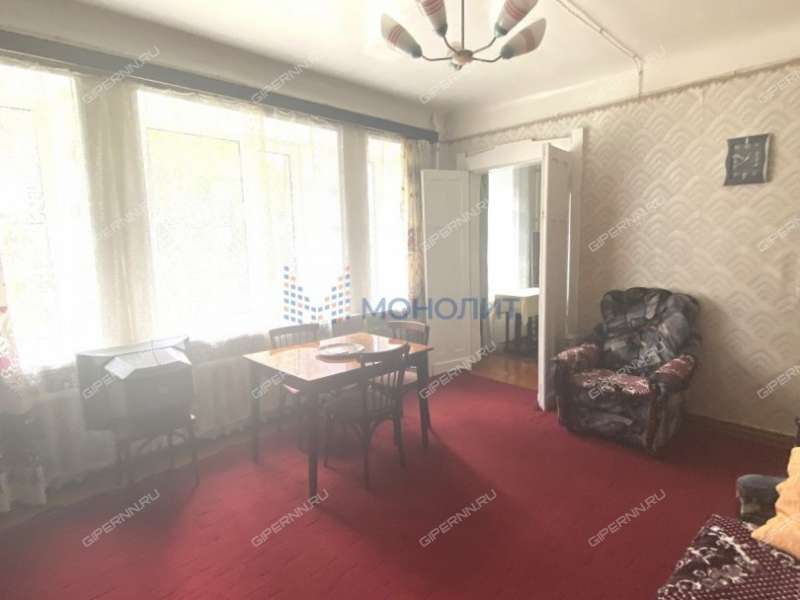 трёхкомнатная квартира на улице Школьная дом 10 посёлок Память Парижской Коммуны (ППК сельсовет