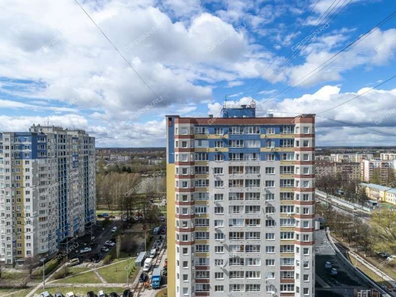 трёхкомнатная квартира на Молодёжном проспекте дом 31