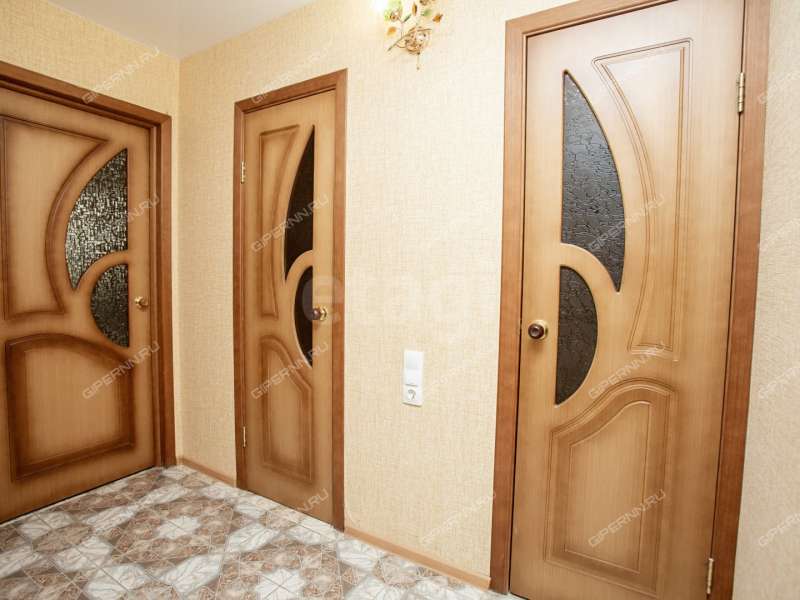 трёхкомнатная квартира на Днепропетровской улице дом 16