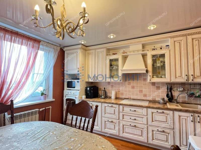 трёхкомнатная квартира на Волжской набережной дом 21