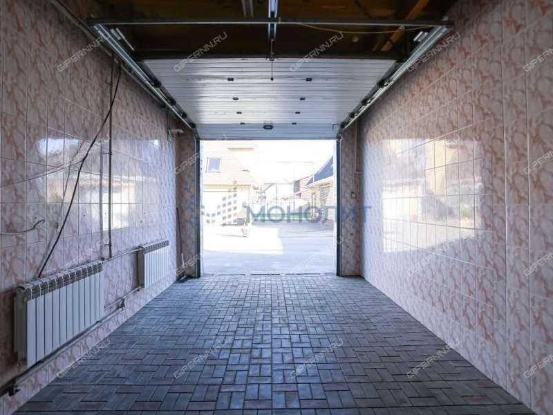 здание под склад, недвижимость под автобизнес на улице Вали Котика