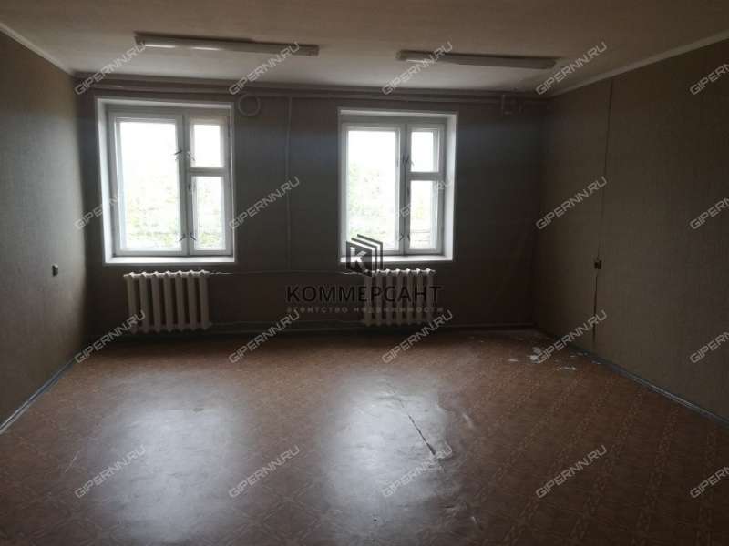 здание под офис, торговую площадь на Торфяной улице