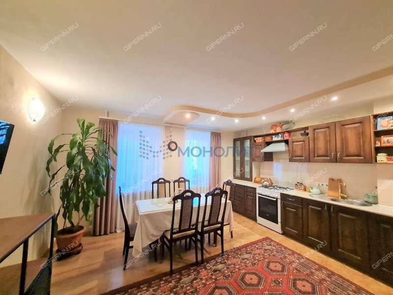 четырёхкомнатная квартира на Тираспольской улице дом 11