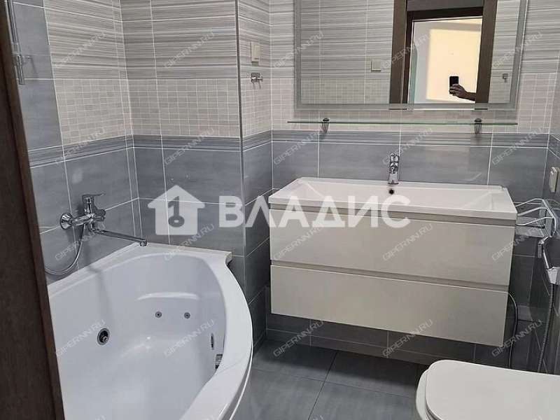 трёхкомнатная квартира в Корейском переулке дом 8