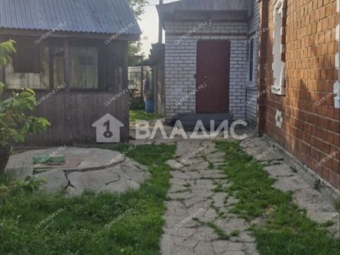dom-derevnya-beshencevo-ul-chvanova-d-4 фото