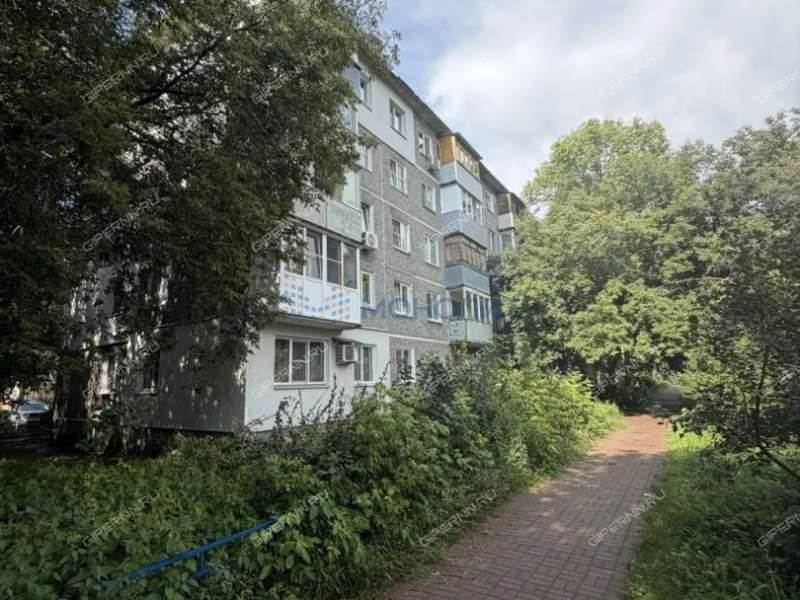 трёхкомнатная квартира на улице Героя Попова дом 37