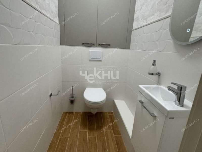 трёхкомнатная квартира на улице Сергея Акимова дом 50