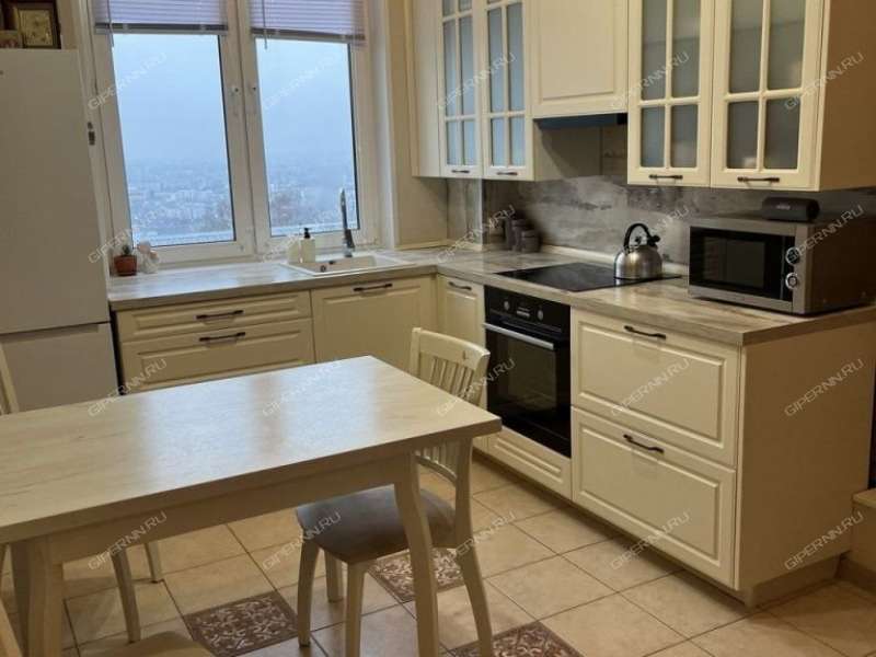 трёхкомнатная квартира на Дальней улице дом 8/16