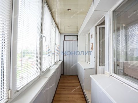 3-komnatnaya-ul-vyatskaya-d-3 фото