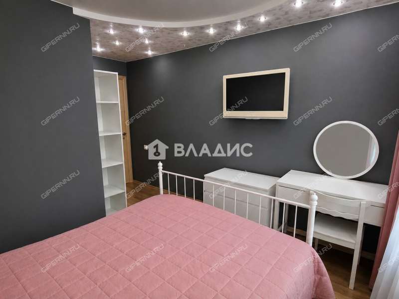 трёхкомнатная квартира на улице Героя Советского Союза Усилова дом 1 к2