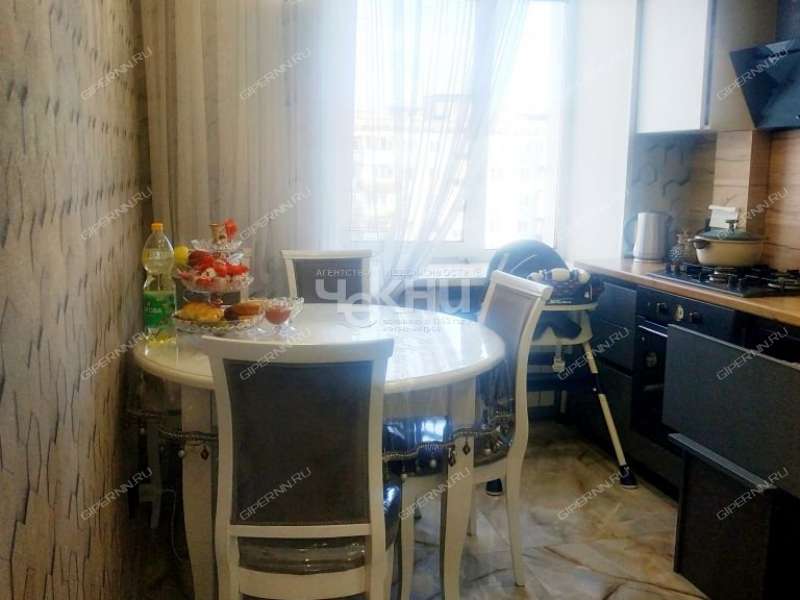 трёхкомнатная квартира на улице Октябрьской Революции дом 40