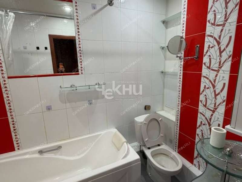 трёхкомнатная квартира на улице Героя Советского Союза Усилова дом 2 к3