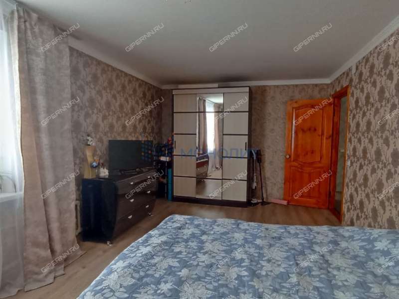 дом на -