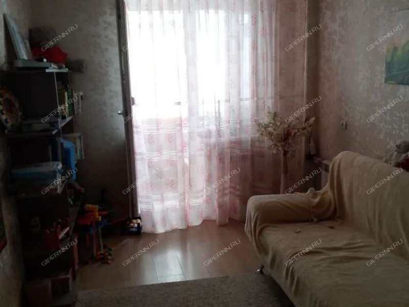 трёхкомнатная квартира на улице Челюскинцев дом 18А