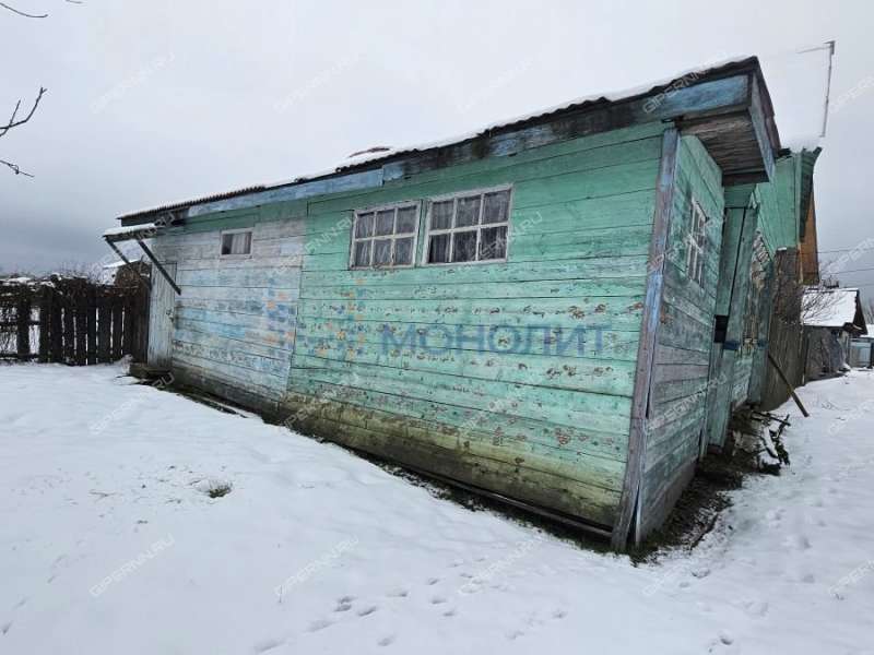 дом на улице 40 лет Победы деревня Пияичное