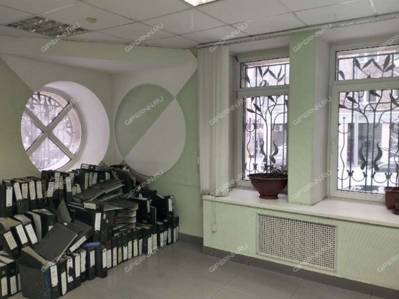 помещение под торговую площадь на Максима Горького ул., д.52