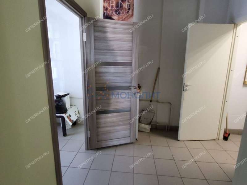 помещение под офис, торговую площадь на Южном шоссе