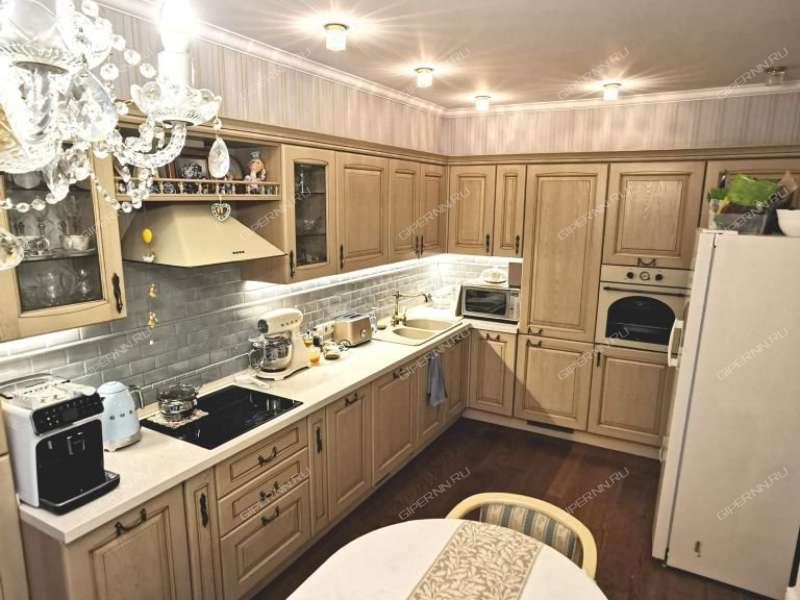 четырёхкомнатная квартира на улице Янки Купалы дом 38