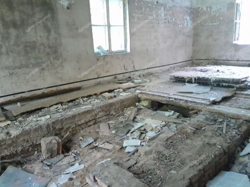 здание под склад, производственную площадь на Центральной улице деревня Высоково